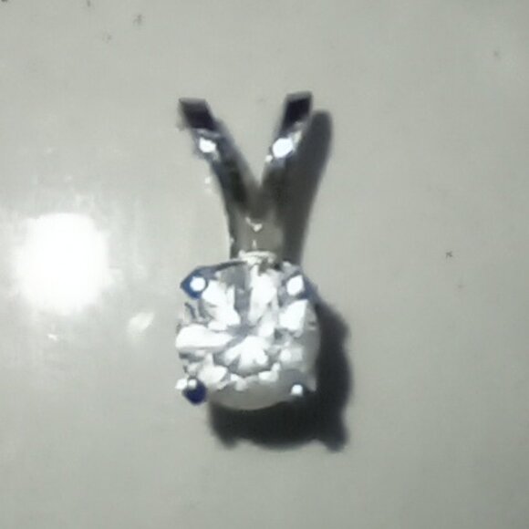 REDUCED! Sparkling 14Kt White Gold 0.27ct White Diamond Pendant - Picture 2 of 5